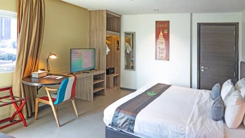 SureStay Plus by Best Western T Pattaya — hotel room