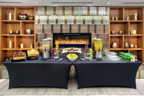 Doubletree by Hilton Toronto Airport, ON — photo 8