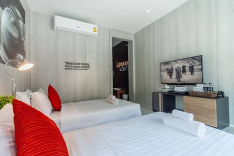 Sleep Walker Poshtel — photo 4
