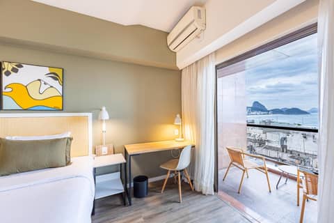 B&B HOTEL Rio Copacabana Posto 5 — hotel room