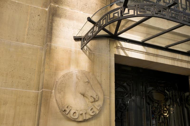 Hotel Ares Eiffel — building