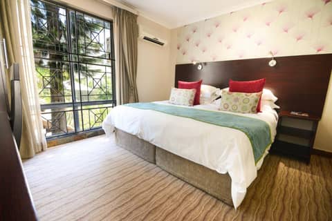 Signal Hill Lodge — hotel room