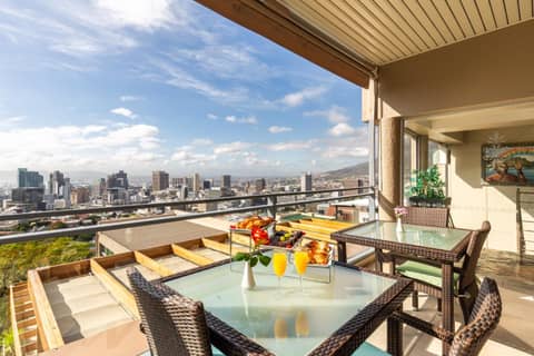 Signal Hill Lodge — balance & terrace