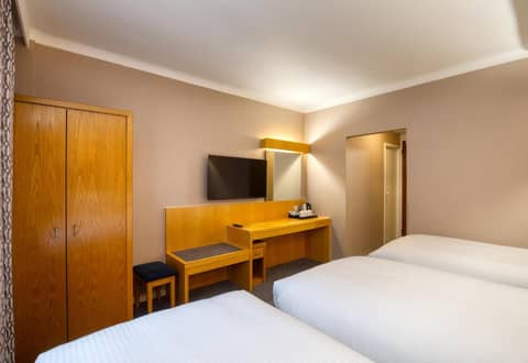 Tavistock Hotel — hotel room