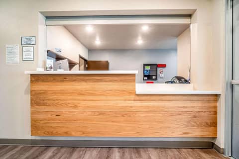 WoodSpring Suites Naples West — photo 3