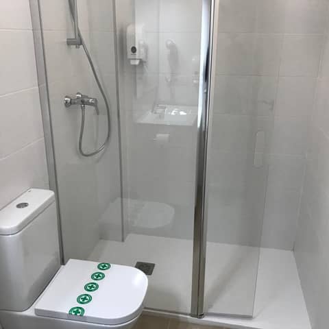 BET Apartments - Reig — bathroom