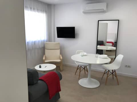 BET Apartments - Reig — hotel room