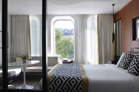 Renaissance Paris Republique Hotel — hotel room