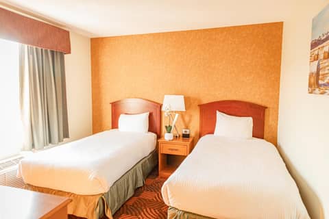 Service Plus Inns and Suites Calgary — photo 3