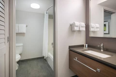 Courtyard Tampa North / I-75 Fletcher — photo 5