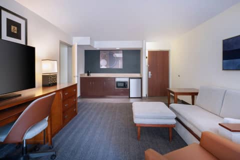 Courtyard Tampa North / I-75 Fletcher — photo 9