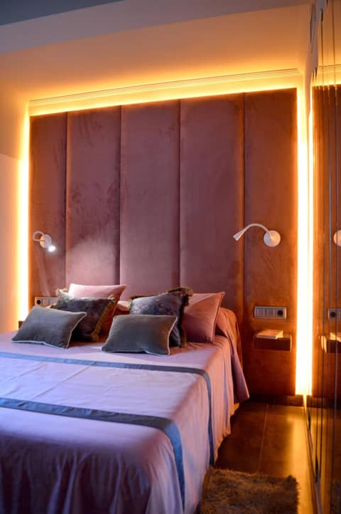 ON Suites Sevilla Apartments — hotel room