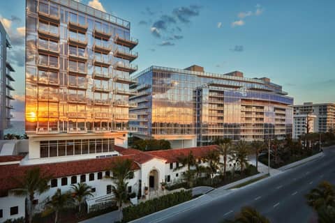 Four Seasons Hotel at The Surf Club — photo 2