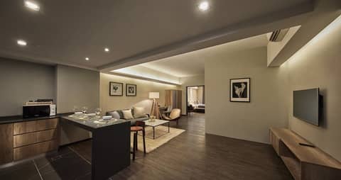 Tropics Eight Suites — photo 4