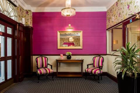 The Clarendon Hotel — hotel reception