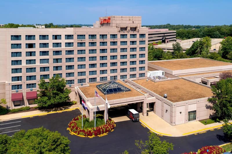 Marriott St. Louis West — building