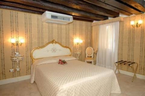Standard Double or Twin Room — the supplier's photographs — photo 1
