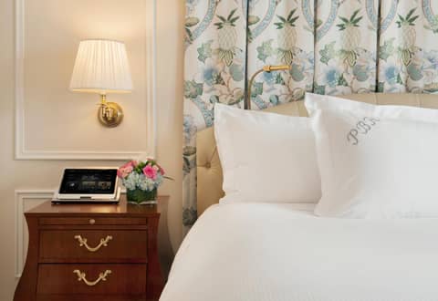 The Peninsula Beverly Hills — bedroom