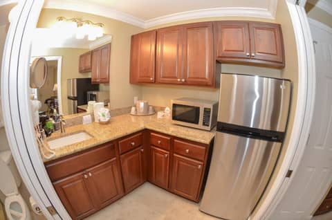 Gulfcoast Inn Naples — kitchen