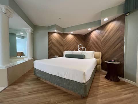 Star Island Resort and Club - Near Disney — hotel room