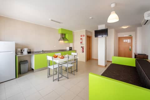 Apartamentos Mirante da Rocha — kitchen