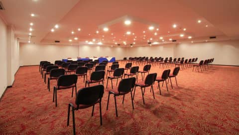 Hotel Windsor House Inn By GEH Suites — photo 3