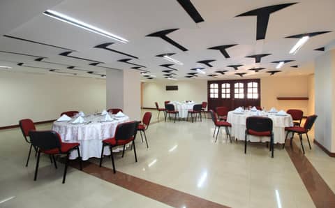 Hotel Windsor House Inn By GEH Suites — photo 4