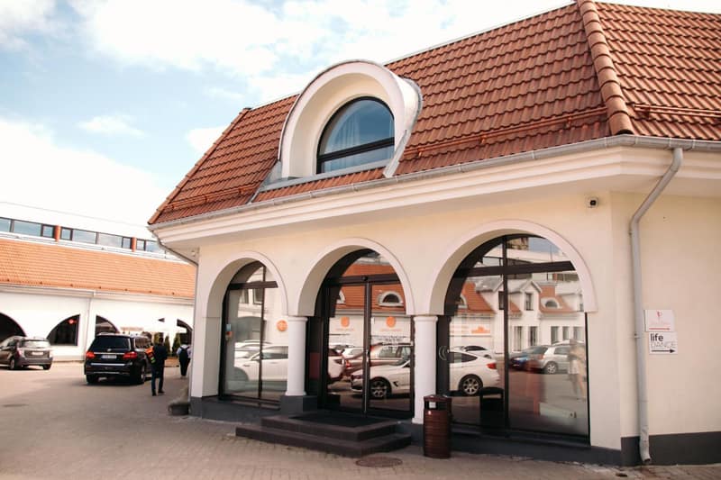 Braavo Spa Hotel — building