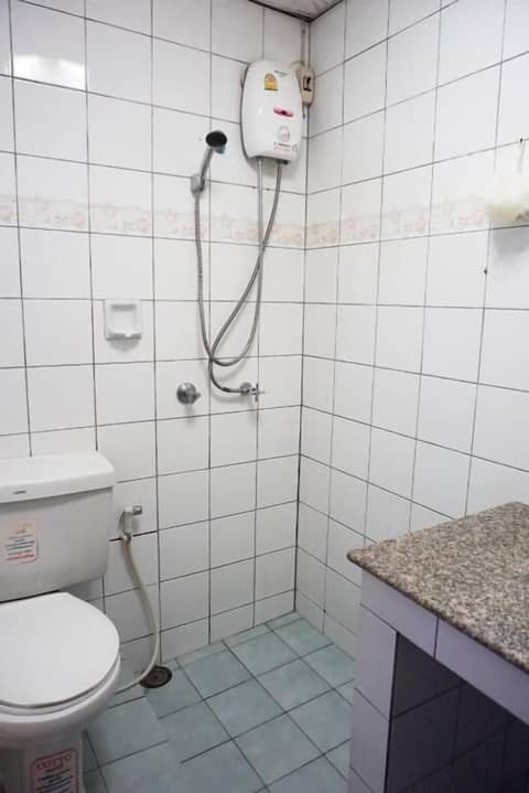 Sureena Hotel — bathroom