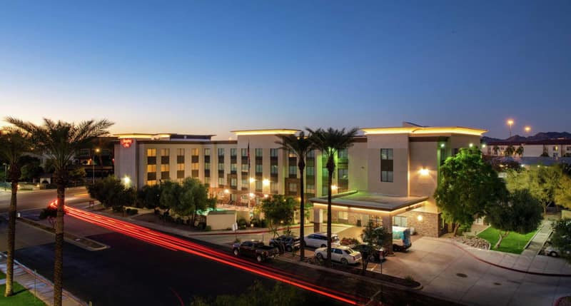 Hampton Inn Phoenix Airport North — building