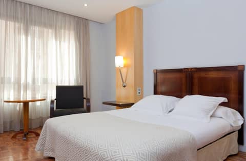 Hotel Don Curro — bedroom