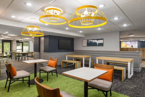 Spark by Hilton Sarasota Siesta Key Gateway — photo 4