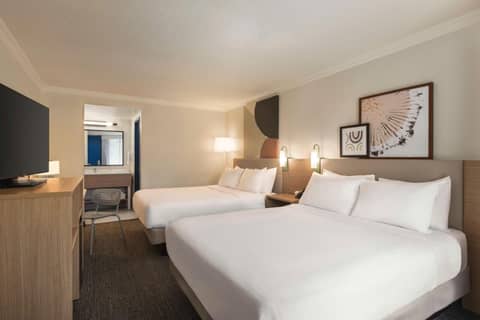 Spark by Hilton Sarasota Siesta Key Gateway — photo 8