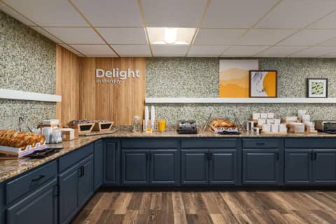 Spark by Hilton Sarasota Siesta Key Gateway — photo 9