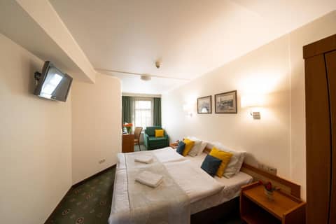 Hotel Secesja — hotel room