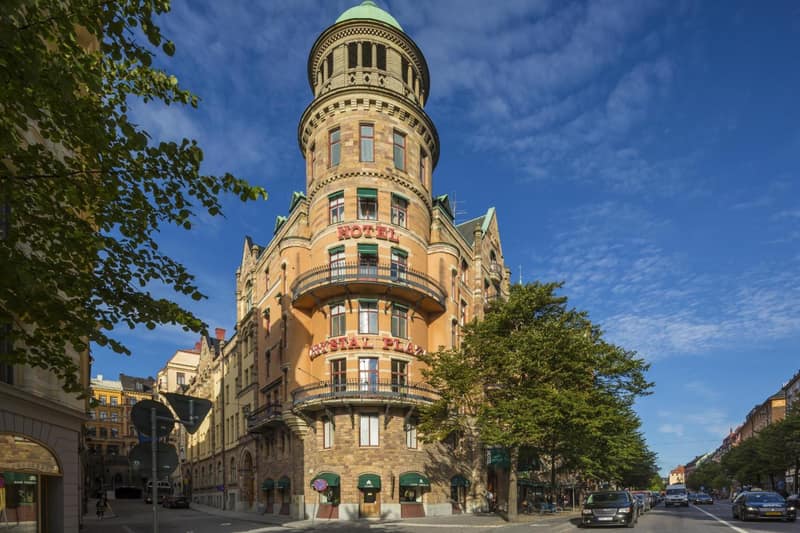 Crystal Plaza Hotel — building