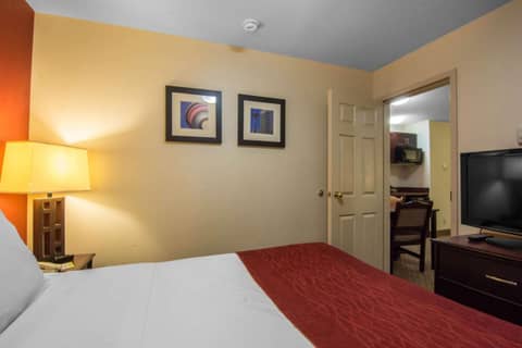 Comfort Inn & Suites Calgary Airport - South — photo 8