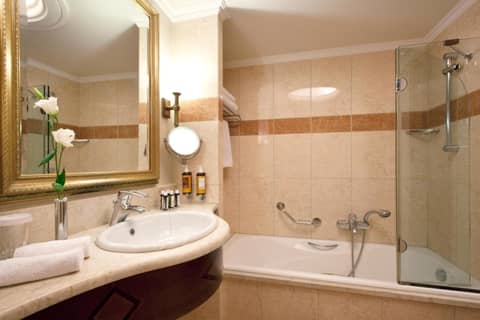 Electra Palace Athens — bathroom