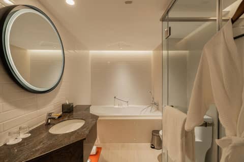 DoubleTree by Hilton Bangkok Ploenchit — photo 2