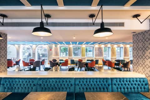 Catalonia Porto — lounge