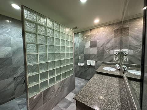 Copa Hotel — bathroom