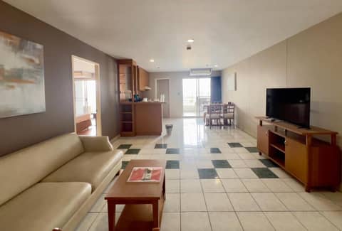 BU Place Hotel — hotel room
