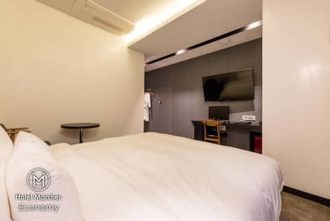 Hotel Marcher — hotel room