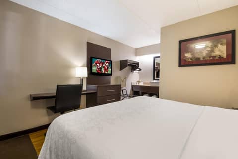 Red Roof Inn PLUS+ Nashville Airport — photo 6