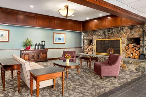 Ramada Plaza by Wyndham Portland — photo 9