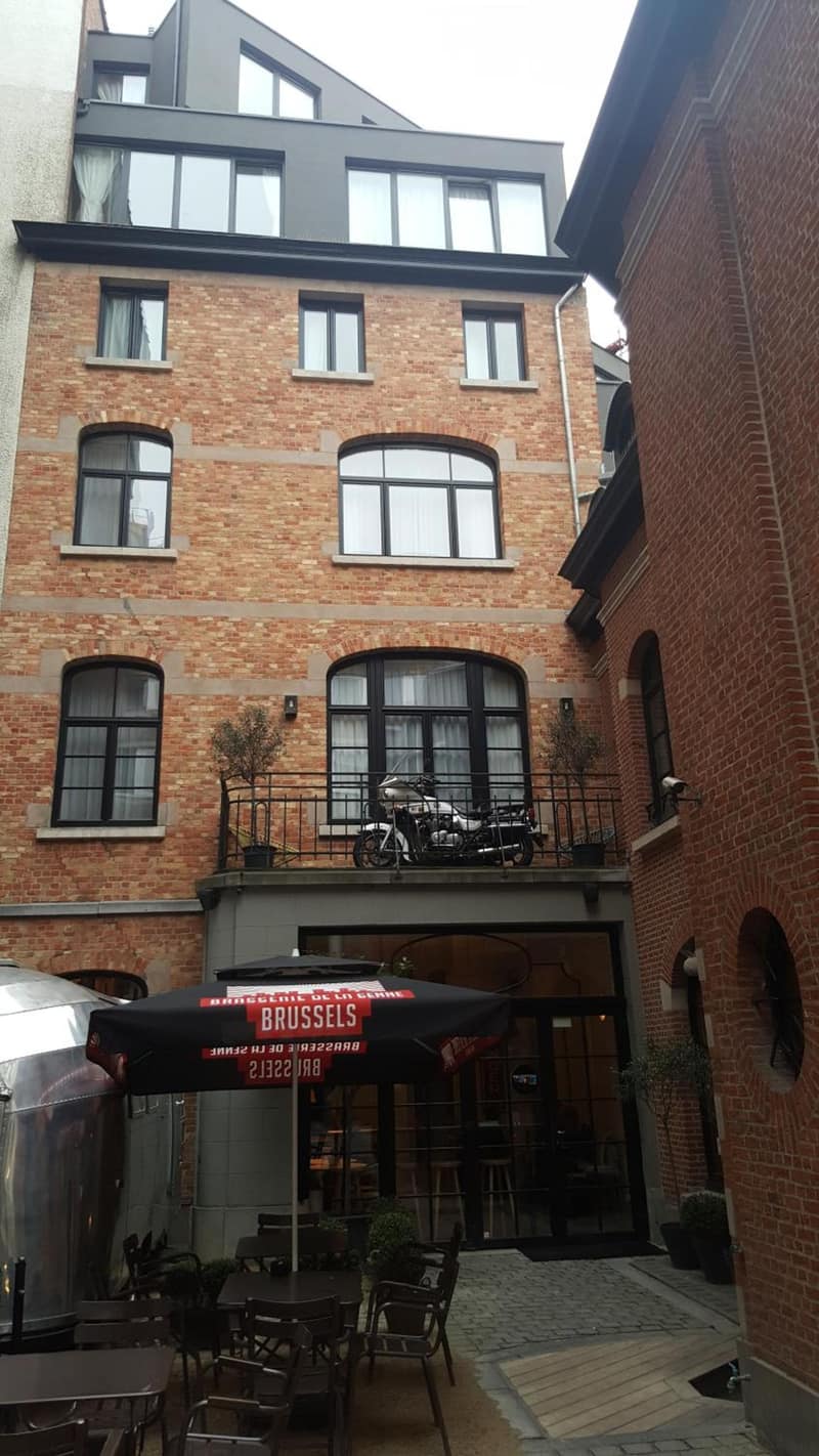 Vintage Hotel Brussels — building