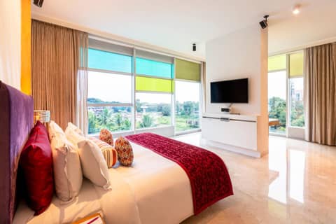 Vivanta Bengaluru, Whitefield — hotel room