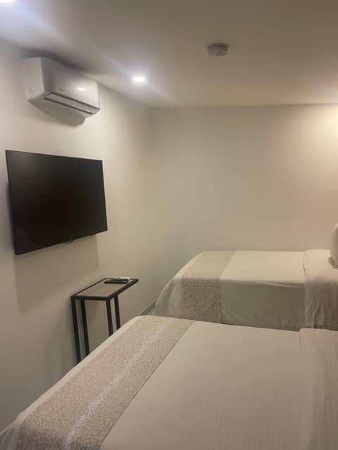 Moet Medellin Hotel — hotel room
