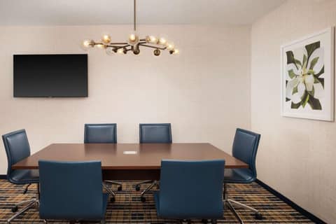 Embassy Suites by Hilton Atlanta Buckhead — photo 5