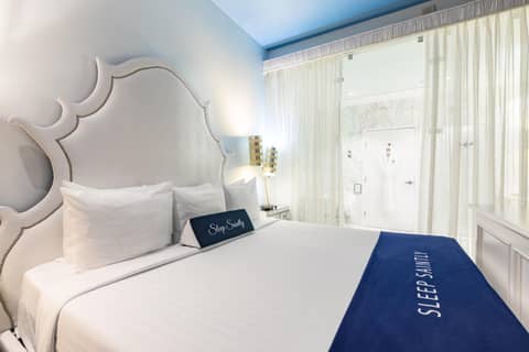 The Saint Hotel, New Orleans, French Quarter, Autograph Collection — hotel room